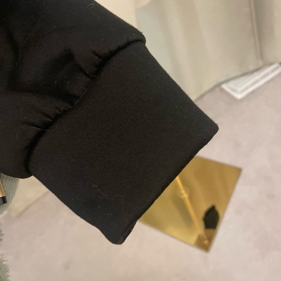 Black Cropped Sweatshirt Hoodie - Picture 4 of 5